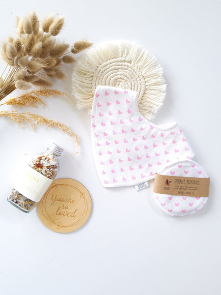 Valentine dribble bib