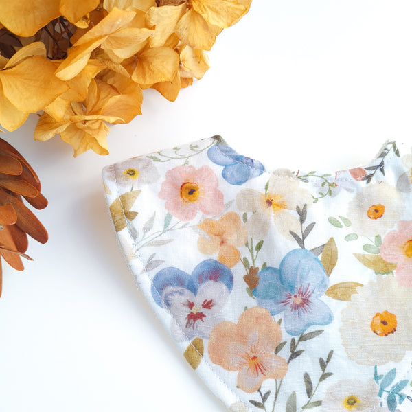 Blossom dribble bib