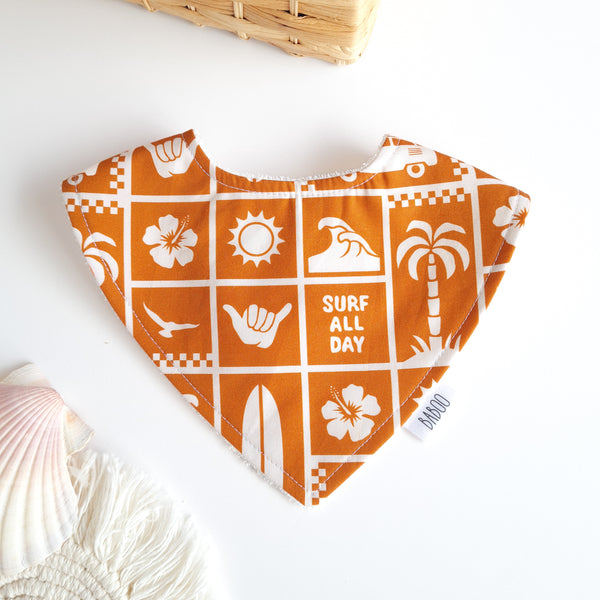 Raglan dribble bib