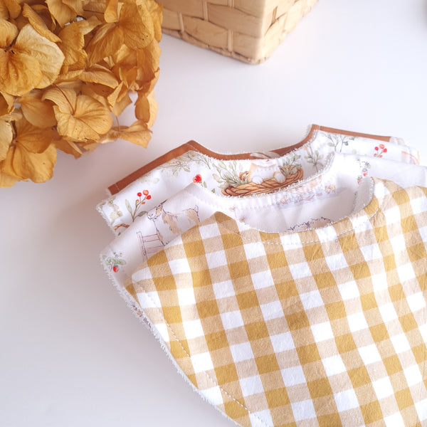 Sasha dribble bib